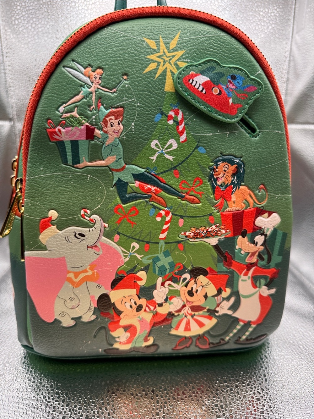 Disney Parks 2023 Christmas Mickey & Friends Glow in The Dark Mini Backpack New